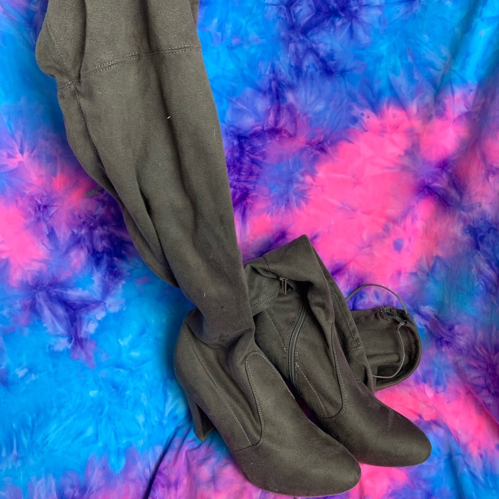 Over the knee boots with heel